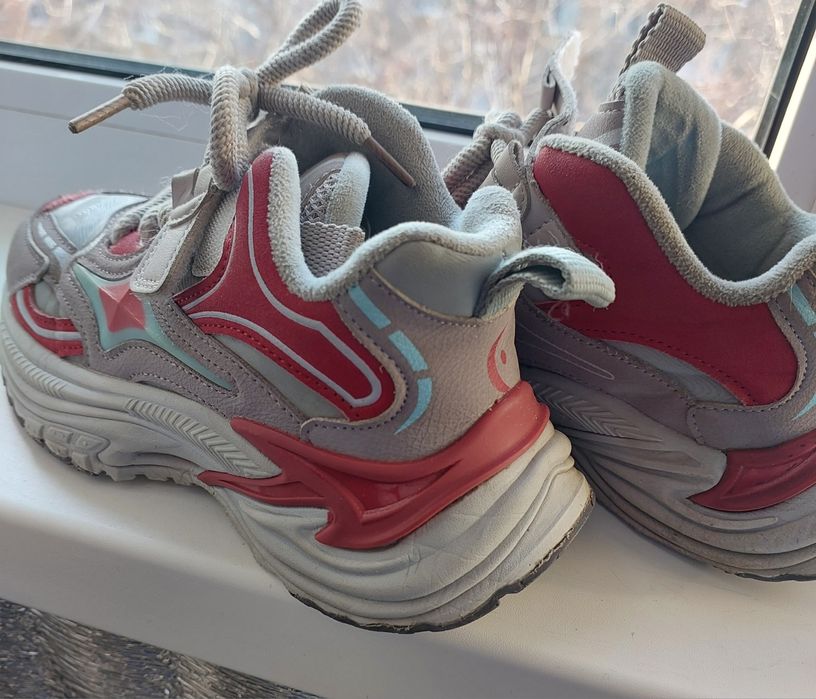 Детская обувь отдам