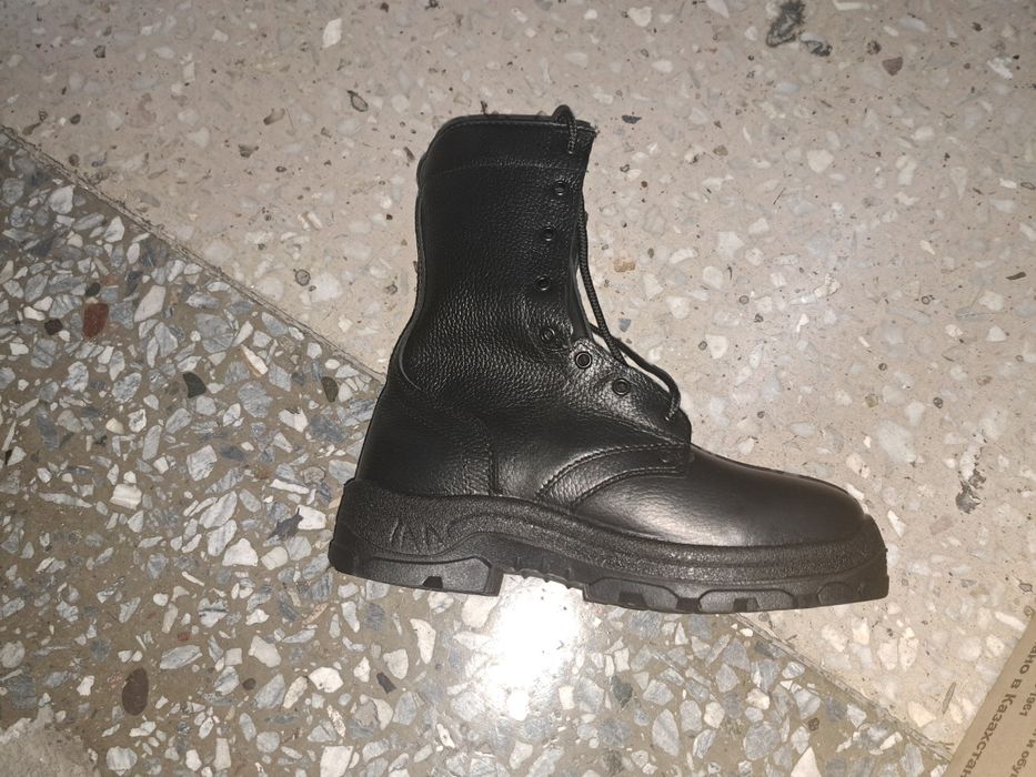 Продам зимние берцы