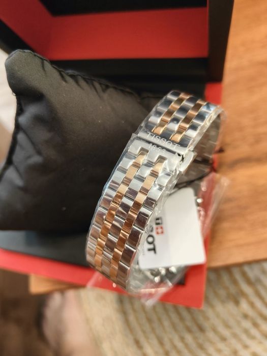Чисто НОВ Tissot Carson Premium Powermatic 80