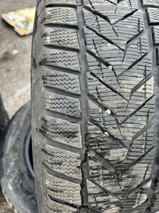 Гуми 225 60 17 Vredstein