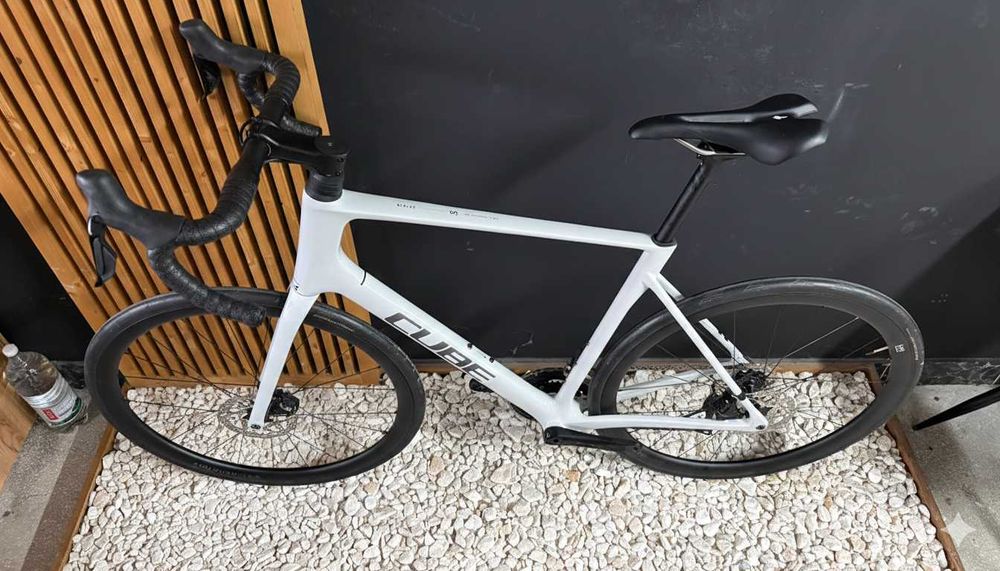 Cube Attain SLX C62 2025-2026 Carbon Di2 2x12 bicicleta road endurance