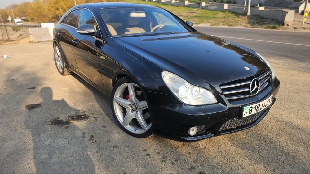 Месредес CLS 550 с водительям
