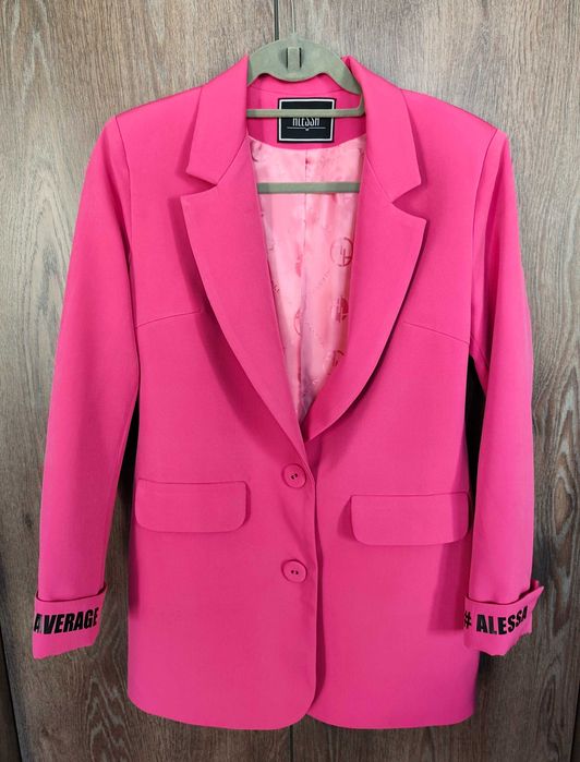 Alessa нов блейзър циклама