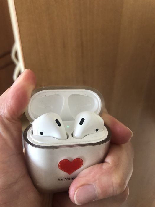 Наушники продам Айфон оригинал