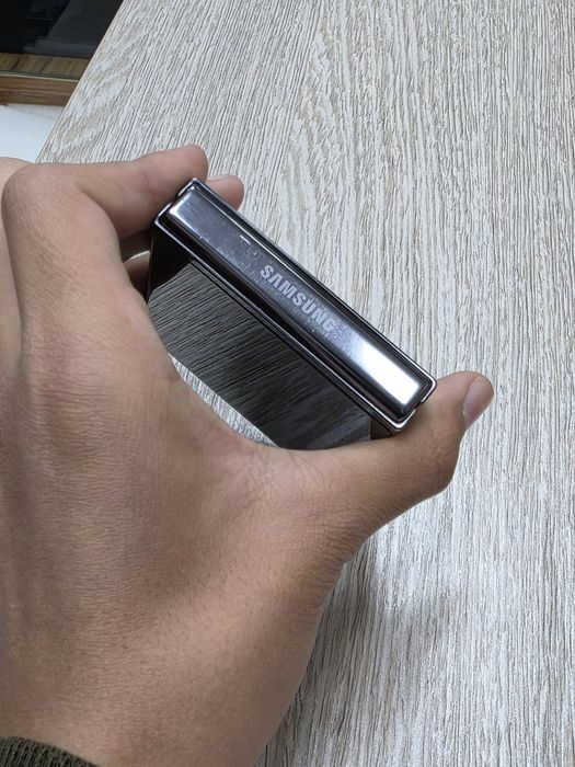 Samsung galaxy z flip 5 5g 8/256gb hokati 9/10
