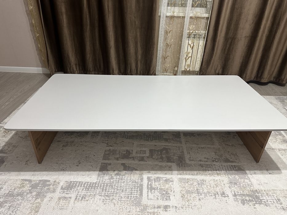 Продам стол размер 200х100х42