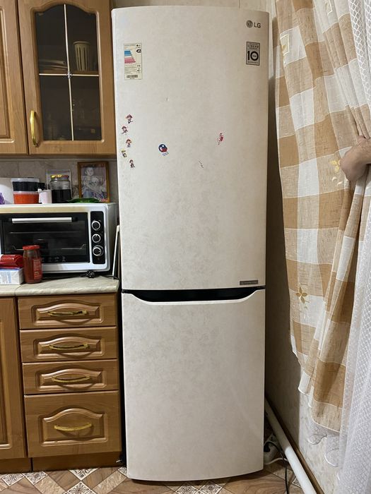 Холодильник LG требует ремонт