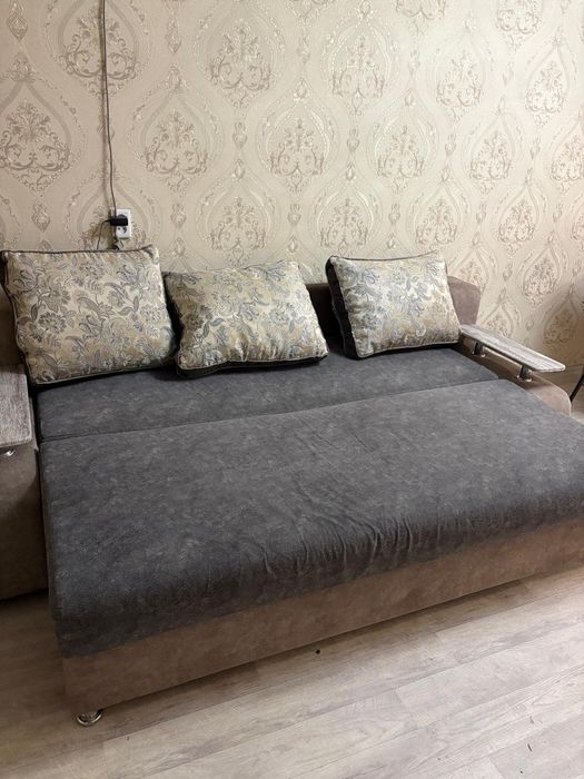 Продам диван раздвижной