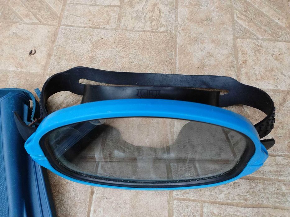 Водни очила и плавници