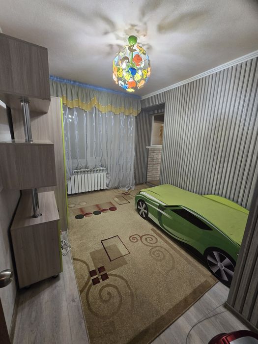 продам гарнитур в детскую