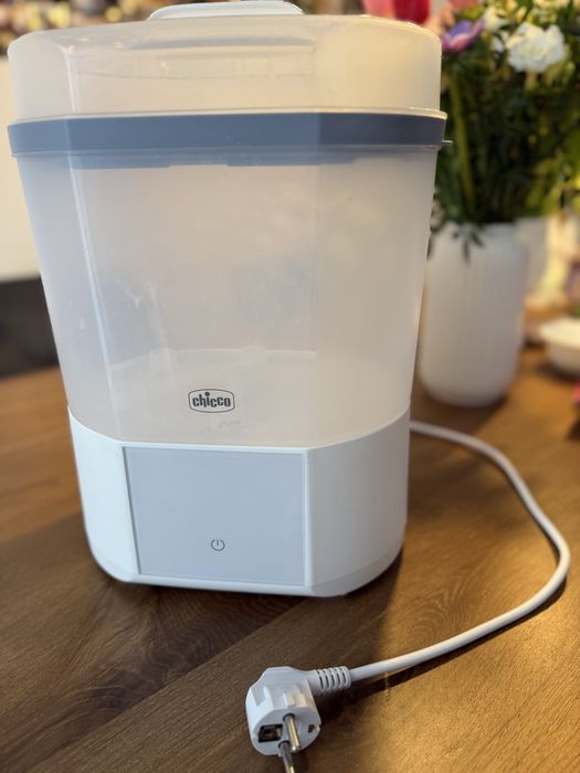 Sterilizator electric si uscator de biberoane Chicco