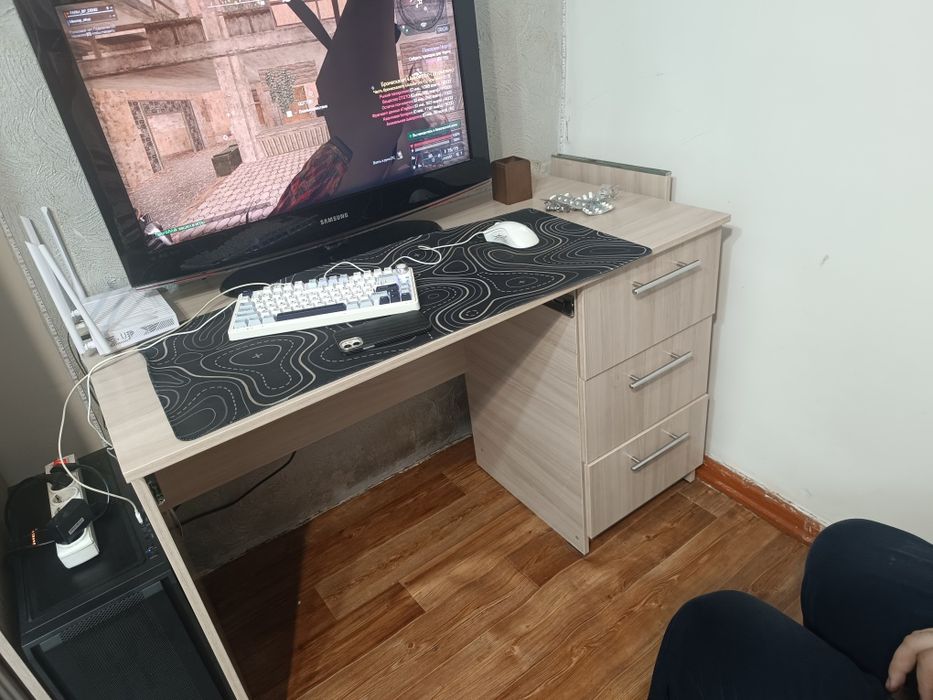 Компьютерный стол