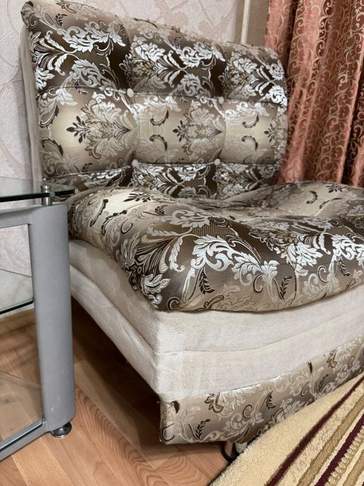 Диван и два кресла