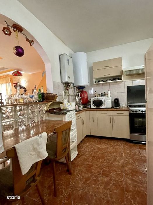 Oaza de liniste: casa + padure pana pe creasta muntelui