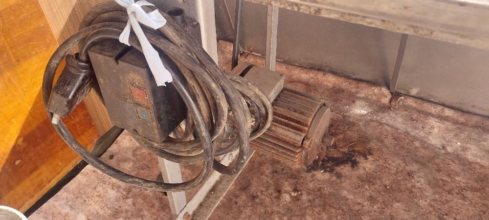 Трифазна месомелачка