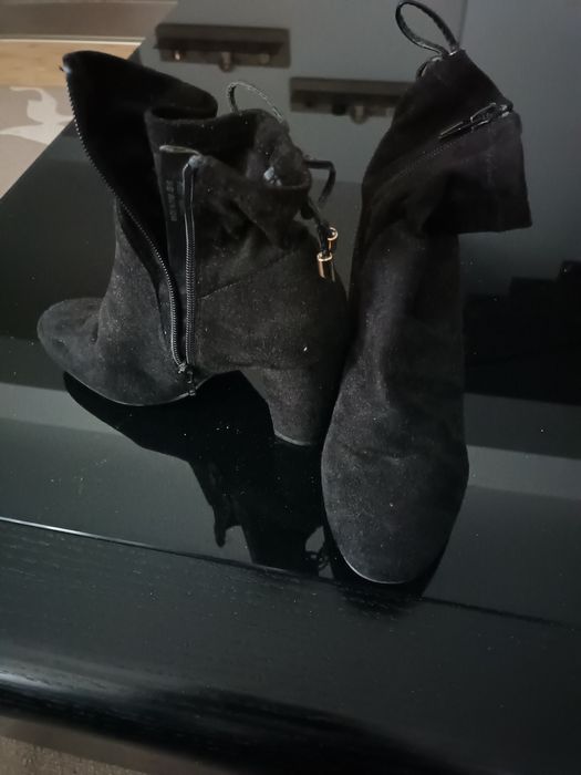 Botine negre cu fermoar