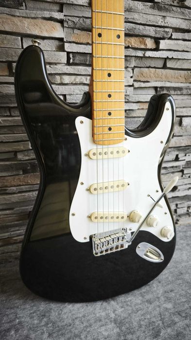 Chitară electrică Career Stratocaster – Black – Maple Neck – SSS – Micro-Tilt – Made in Korea