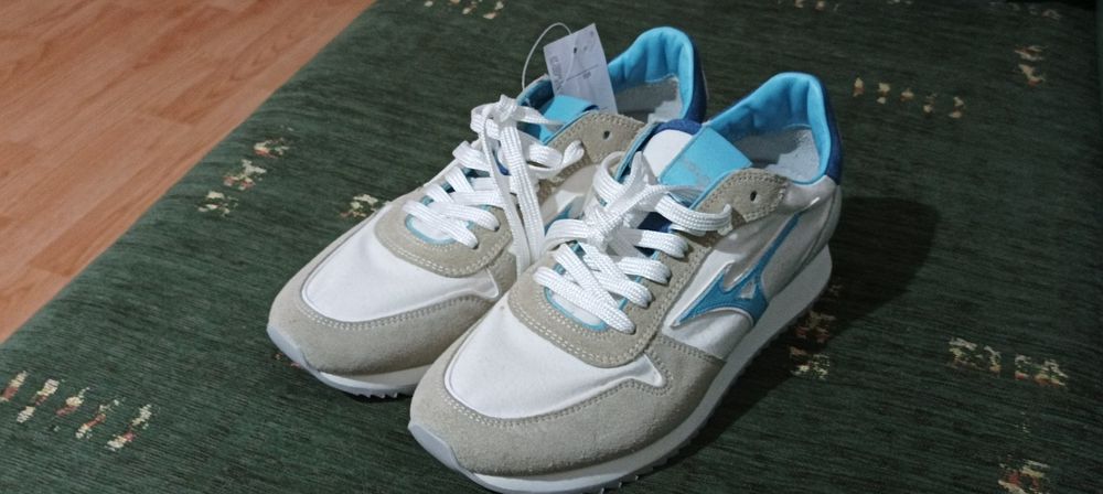 Mizuno Etamine marimea 42 , noi cu eticheta, impecabili