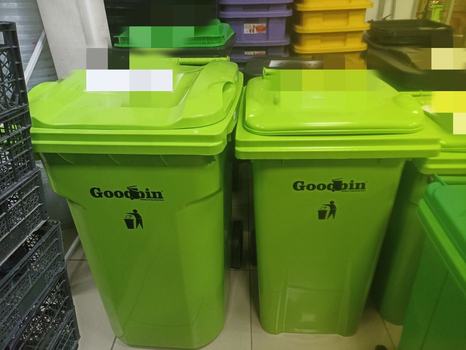 Мусорные баки. Контейнер для мусора