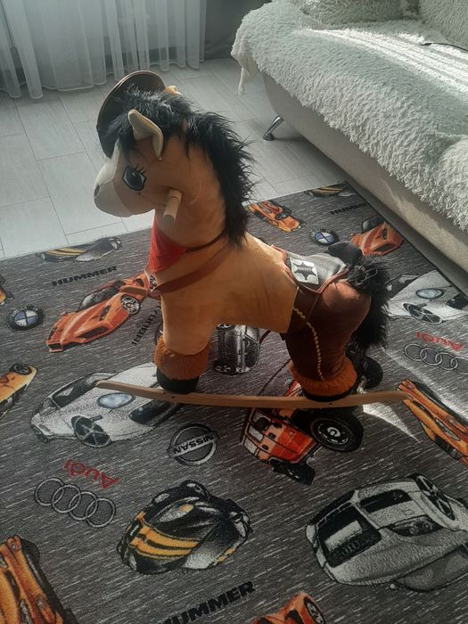 Продам детскую лошадку