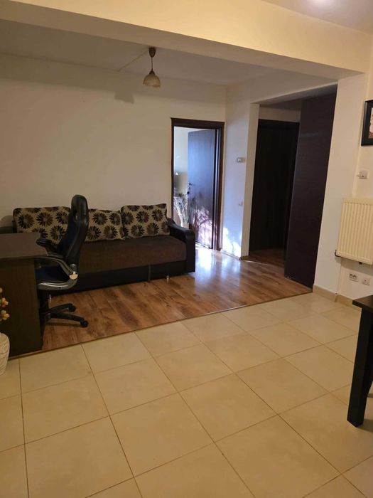 Ofer spre inchiriere apartament 3 camere sector 4