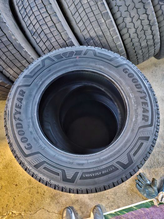 4 Нови бусови всесезонни гуми 215/65R16C Goodyear Cargo 4Seasons 109H