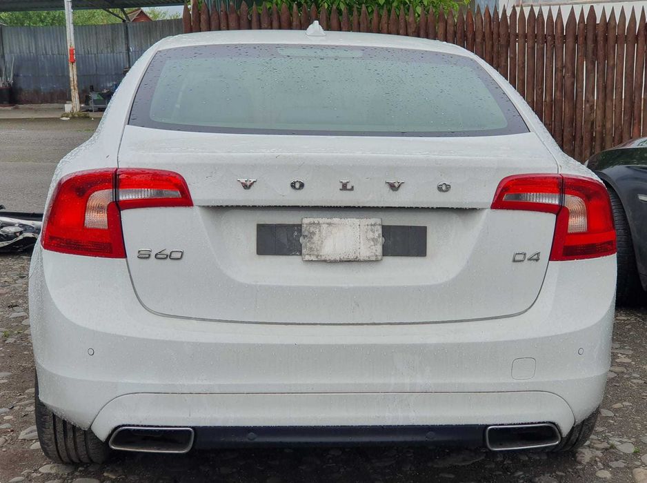 Dezmembrez Volvo S60 SE NAV D4 2.0D 2015
