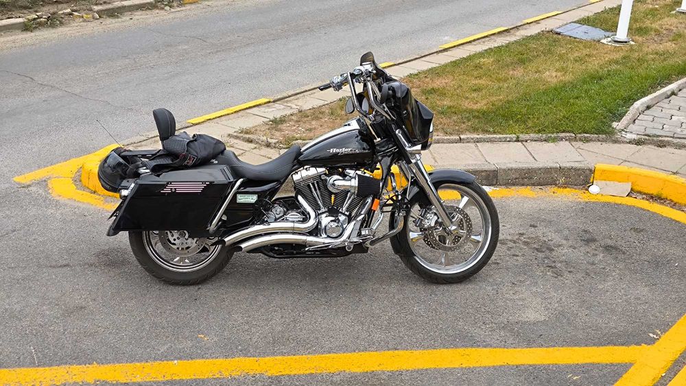 Продавам Harley-Davidson Street Glide