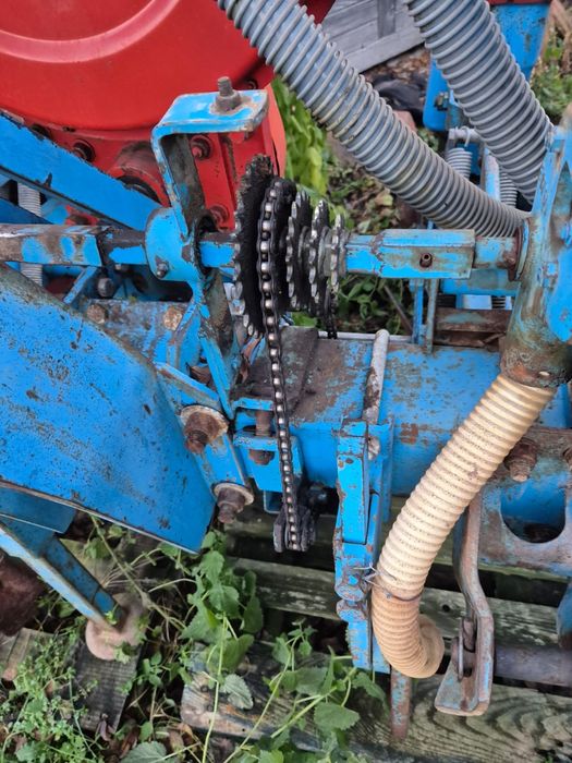 Vând semănătoare marca monosem pnu