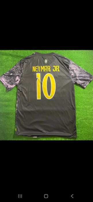 Любими мъжки футболни екипи