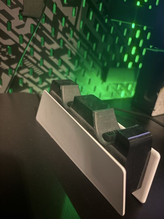 Stație de încărcare PlayStation DualSense Charging Station – Ca Nouă