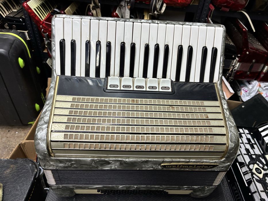 Acordeon nemtesc Weltmesiter cu 48 de basi