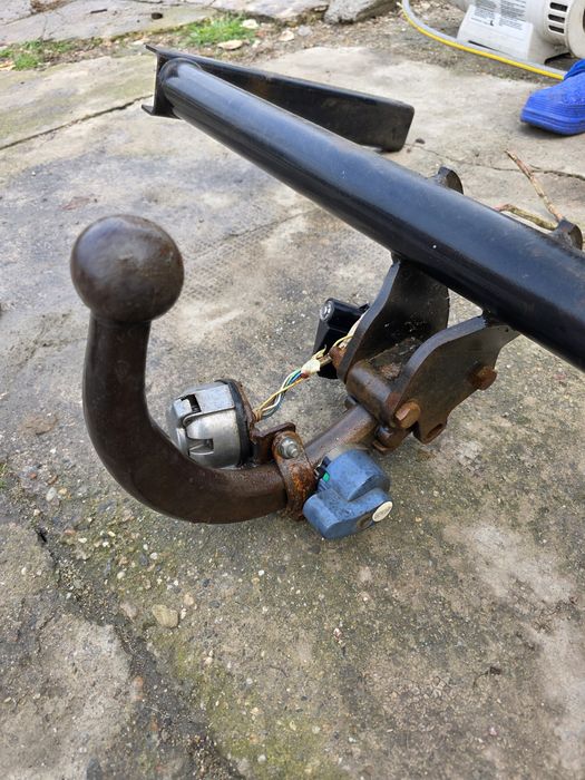 Cârlig remorcare Passat 1999–2000