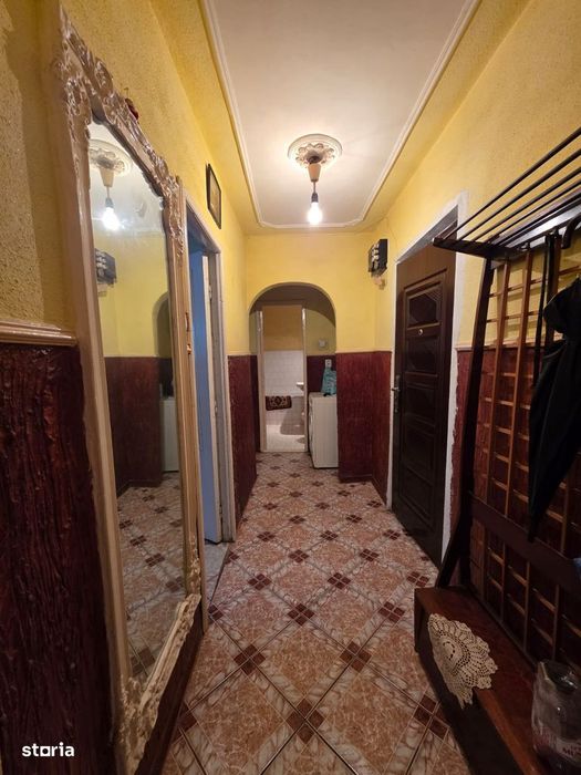 2 camere, decomandat, etaj intermediar, zona Episcopiei, 2 balcoane