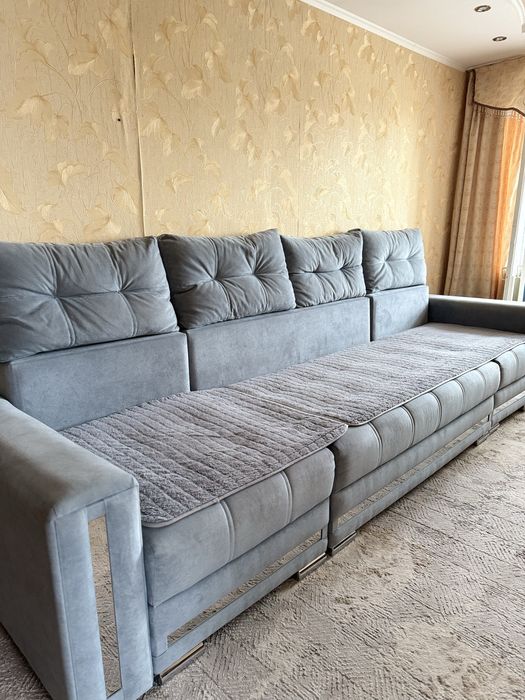 Продам диван современный
