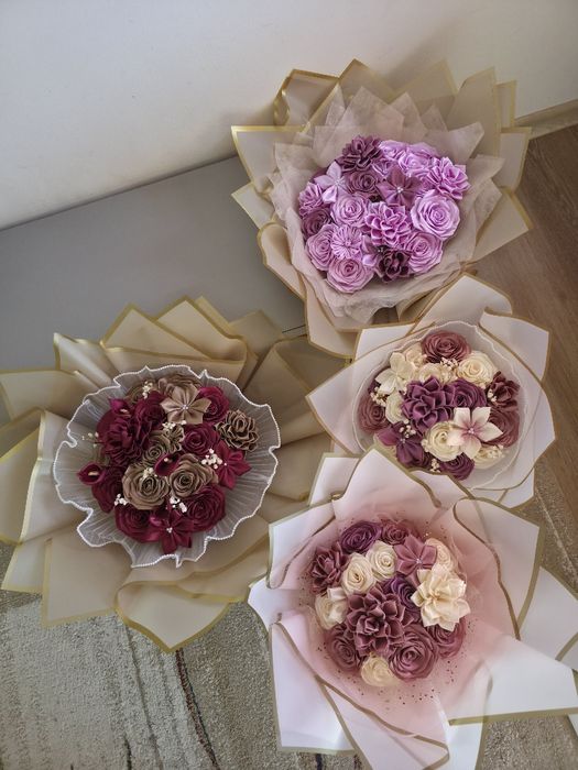 Buchete de flori din satin