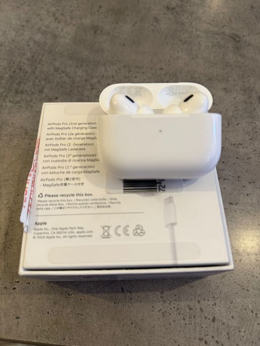 AirPods gen 2 pro