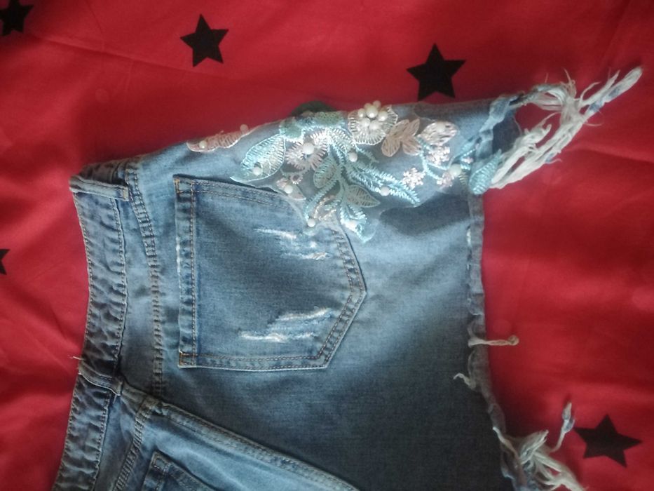 Pantaloni scurti BLUGI CU PAIETE