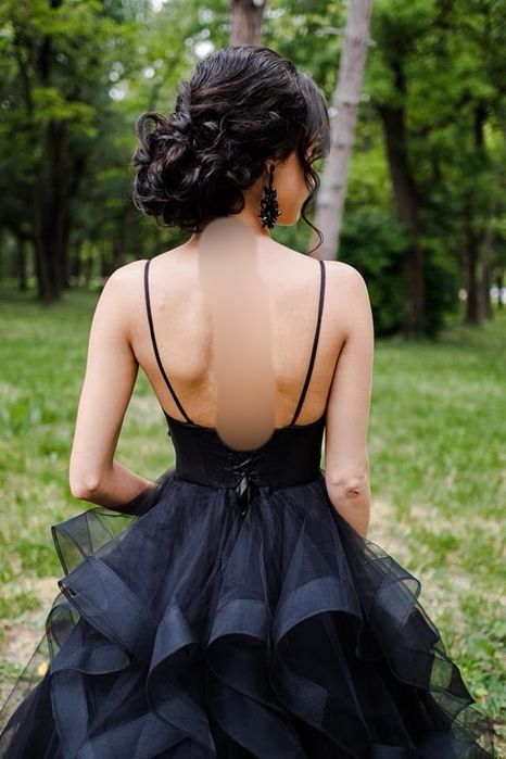 Елегантна черна бална рокля