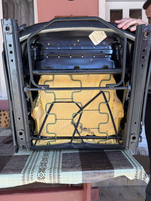 Vand scaun fata drepata mercedes vito