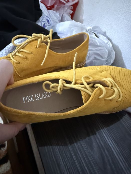 Новая обувь Pink Island
