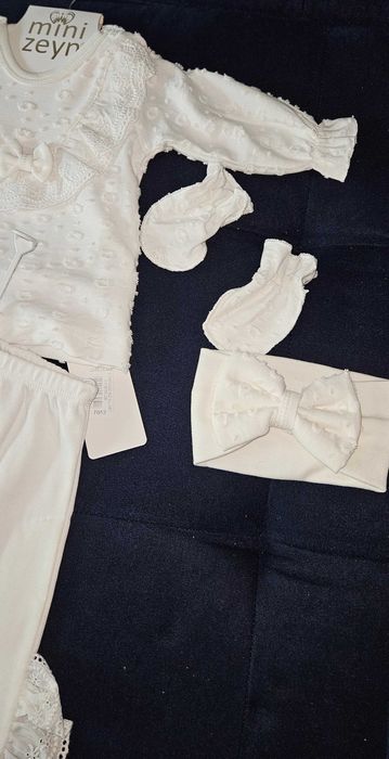 Нежна дрешка за новоредно в бяло с дантела