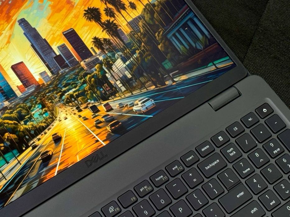 DELL Latitude 3540 Biznes Toifadagi kuchli Notebook 13-AVLOD