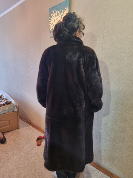 Продаю норковую шубу