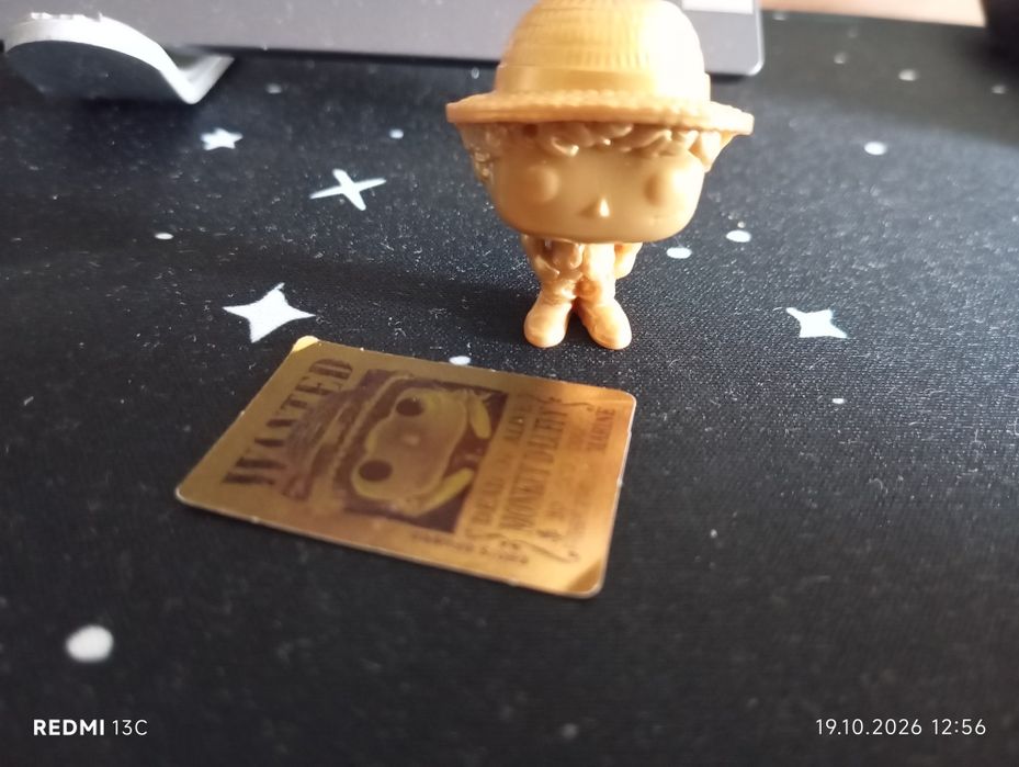 золотая фигурка m.d luffy
