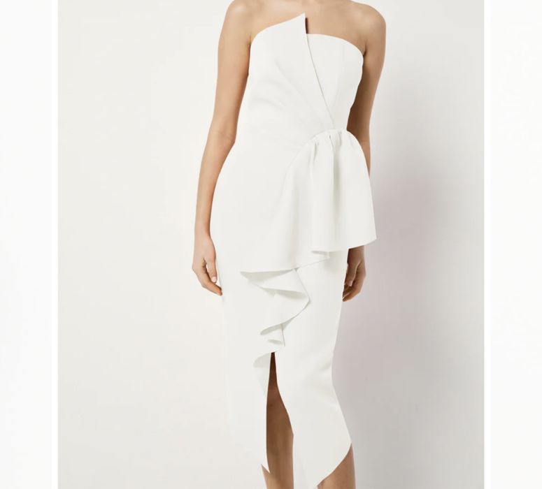 Rochie alba cu nasturi la spate