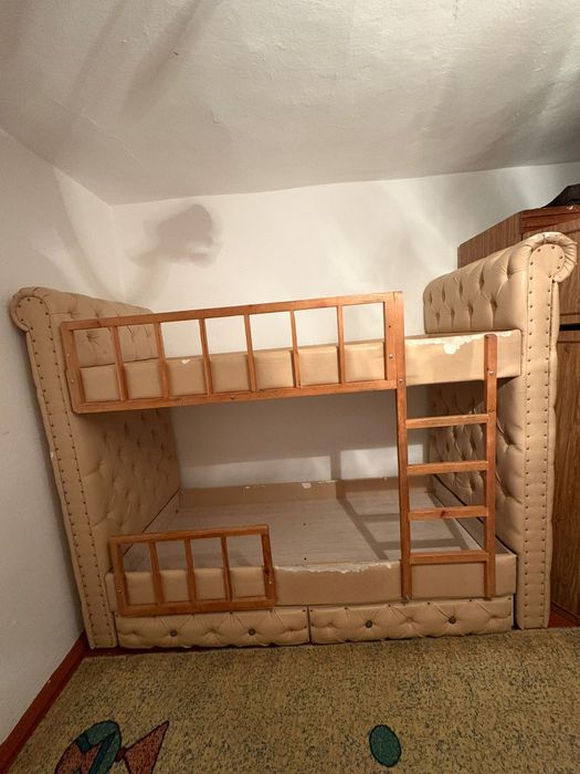 Двухъярусная кровать