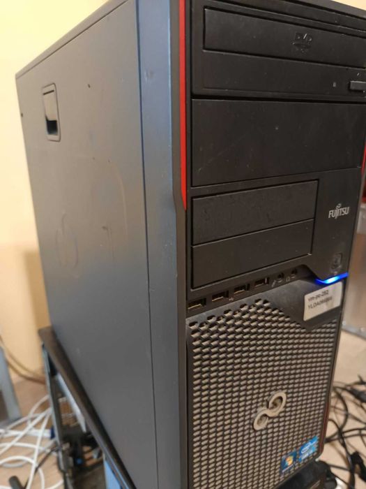 Компютър Fujitsu Esprimo P700 E90+