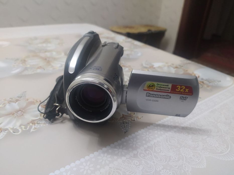 Видеокамера Panasonic VDR-D220 DVD VIDEO RAM. Б/у.
