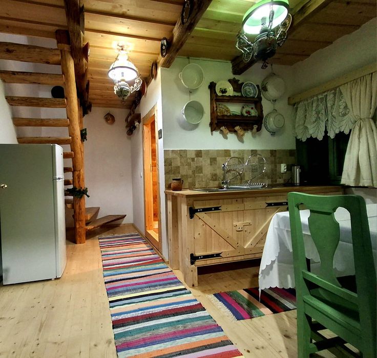 Cabana de închiriat în muntii retezat